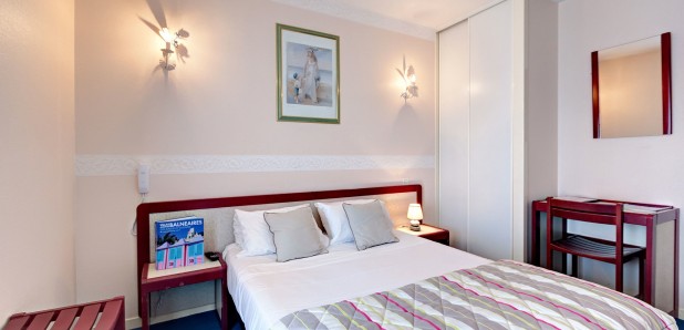 Chambre double côté rue ou patio